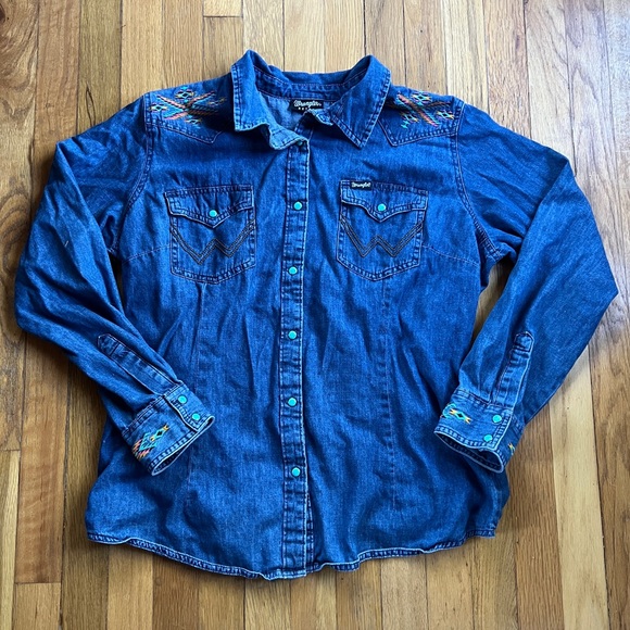 Wrangler retro embroidered denim shirt - Picture 1 of 6